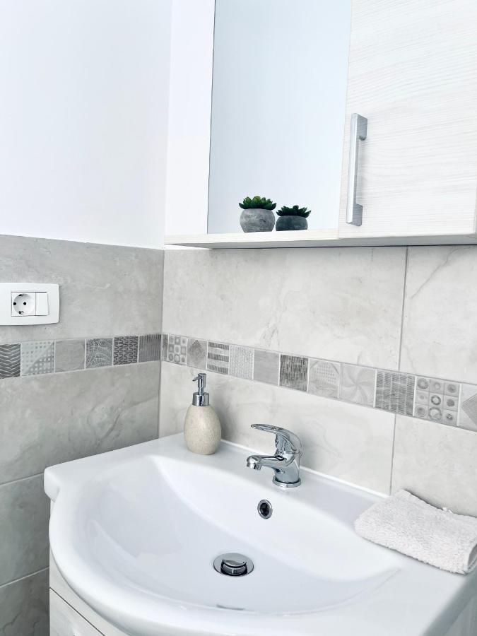 Express Estates Apartment Lisaura Bagian luar foto